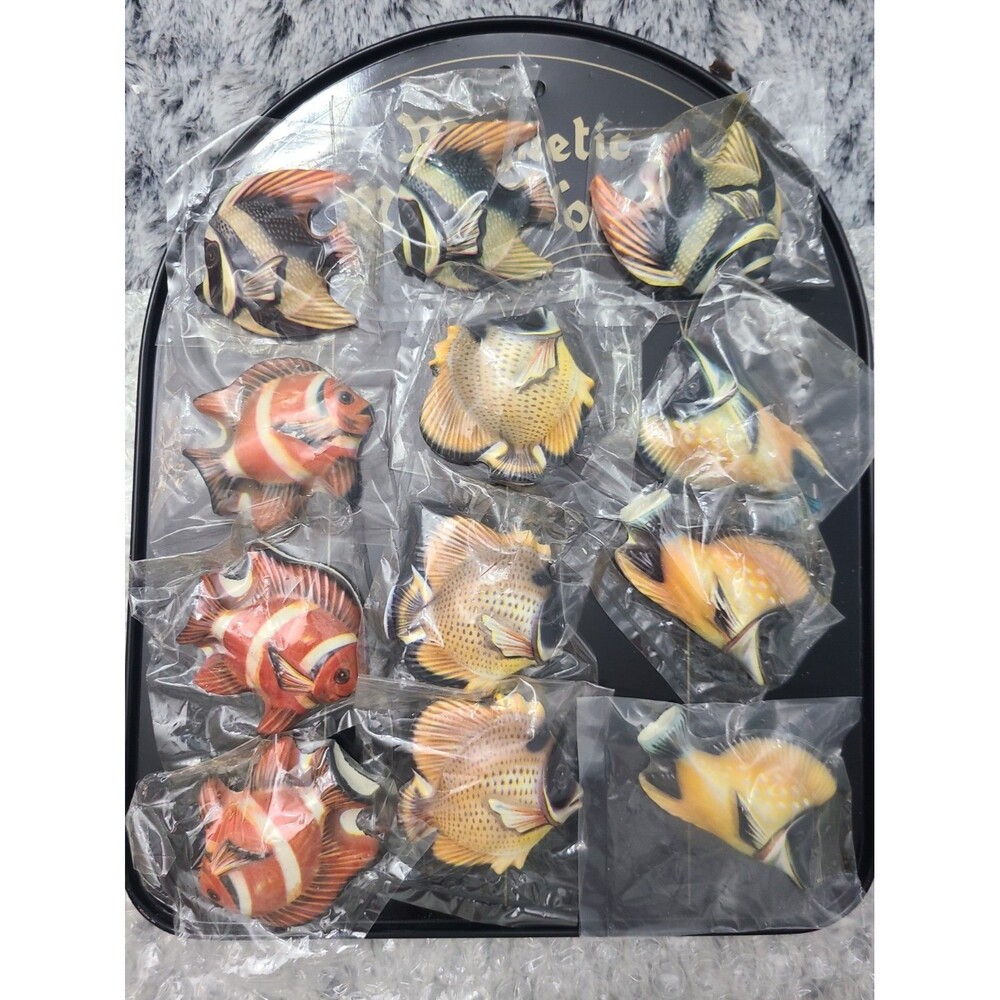 Vintage Taiwan Magnetic Memo Holder 12 Hand Painted Tropical Fish Magnets Black